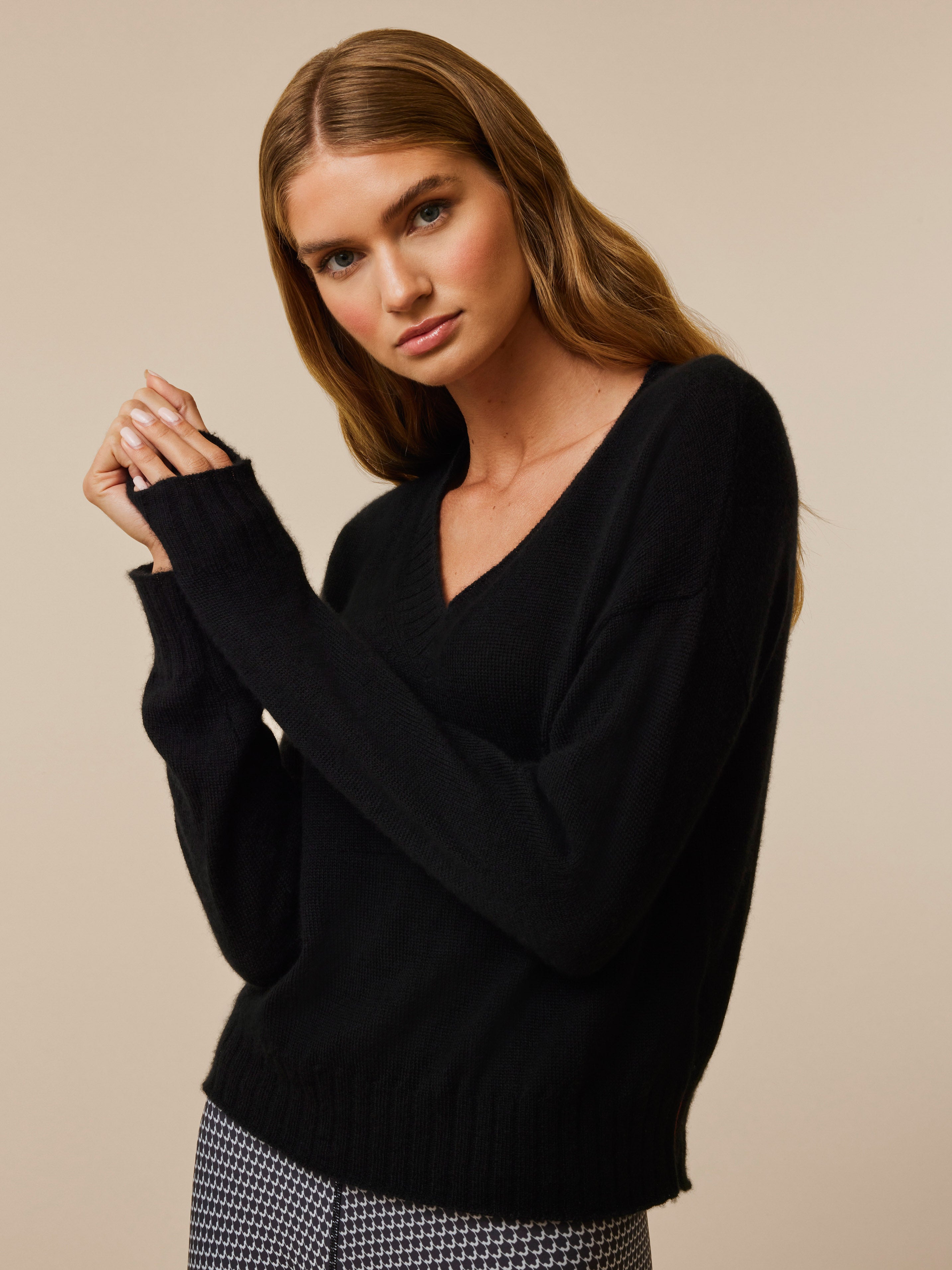 Anila Cashmere Sweater V Neck - Google SEO result