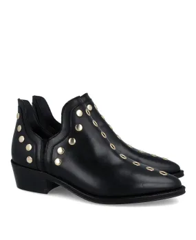 Ankle boots with studs Alpe Cecile 2551