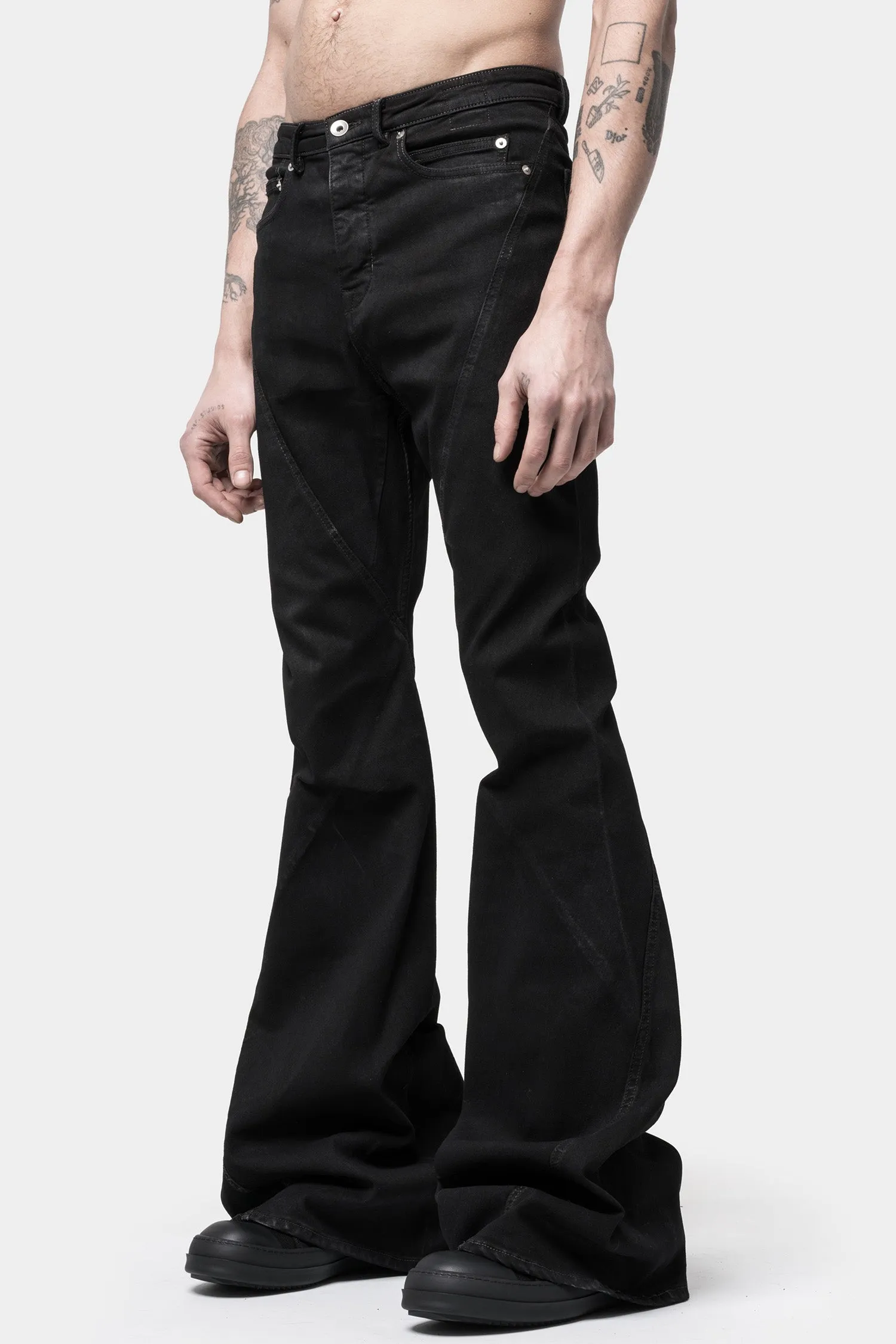 Flattering women's bootcut pants with a trendy twist