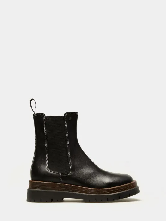 Leather Chelsea ankle boots