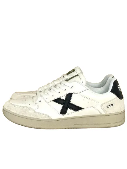 White and black men's sneakers, legitimate, 63-66