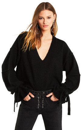 Wildfox V Neck Yarn Oracle Sweater - Stylish and cozy sweater with a V-neck from Wildfox. Made from premium yarn, this Oracle Sw