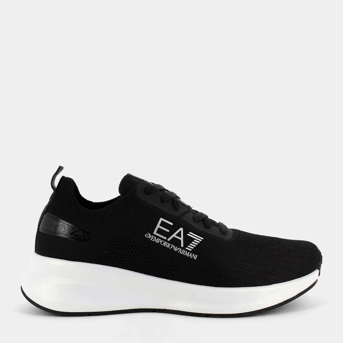 x8x149 xk349 n763maverick knitblack sneakers